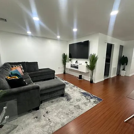 Cozy Modern Apartment Near Nyc & Newark Airport
